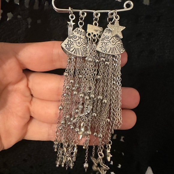 Silver Celestial Charm Brooch - Picture 3 of 3